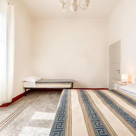 Casa de hóspedes Lia 3*