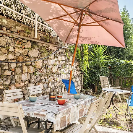 Casa de hóspedes Lia 3*